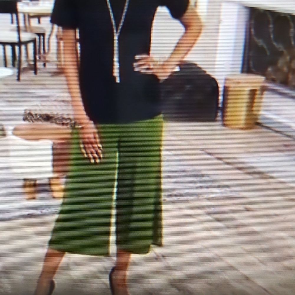Bob Mackie Pull On  Knit GAUCHO PANTS